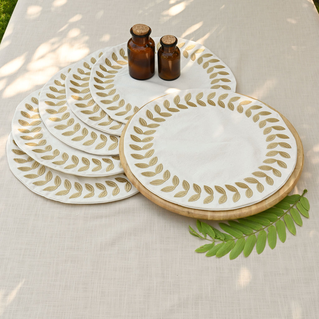 Roman Leaves Round Placemat Set