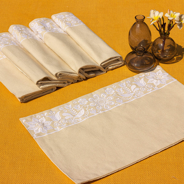 Golden Scandi Garden Placemats Set