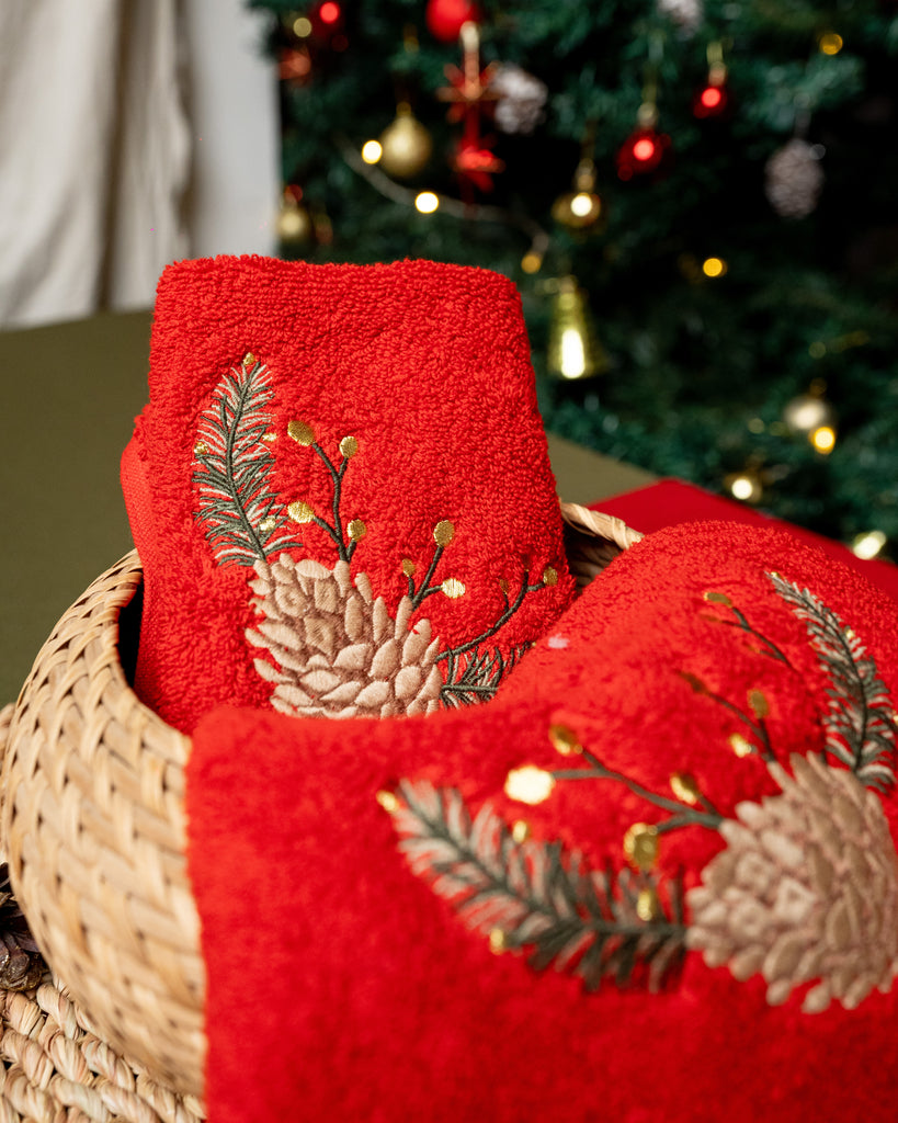 Pine Cone Guest Towel Set